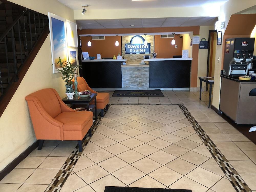 Days Inn & Suites By Wyndham Stevens Point Dış mekan fotoğraf