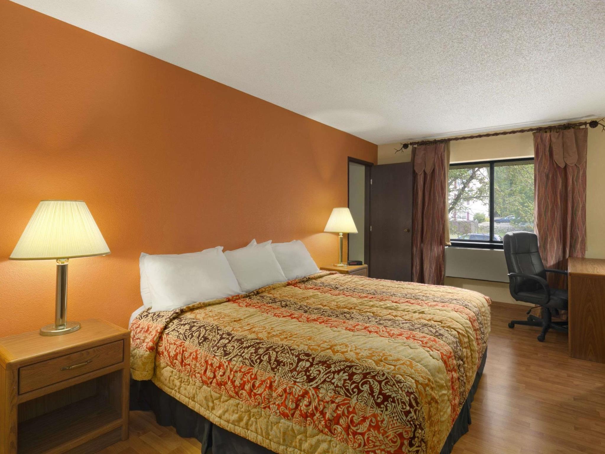 Days Inn & Suites By Wyndham Stevens Point Dış mekan fotoğraf