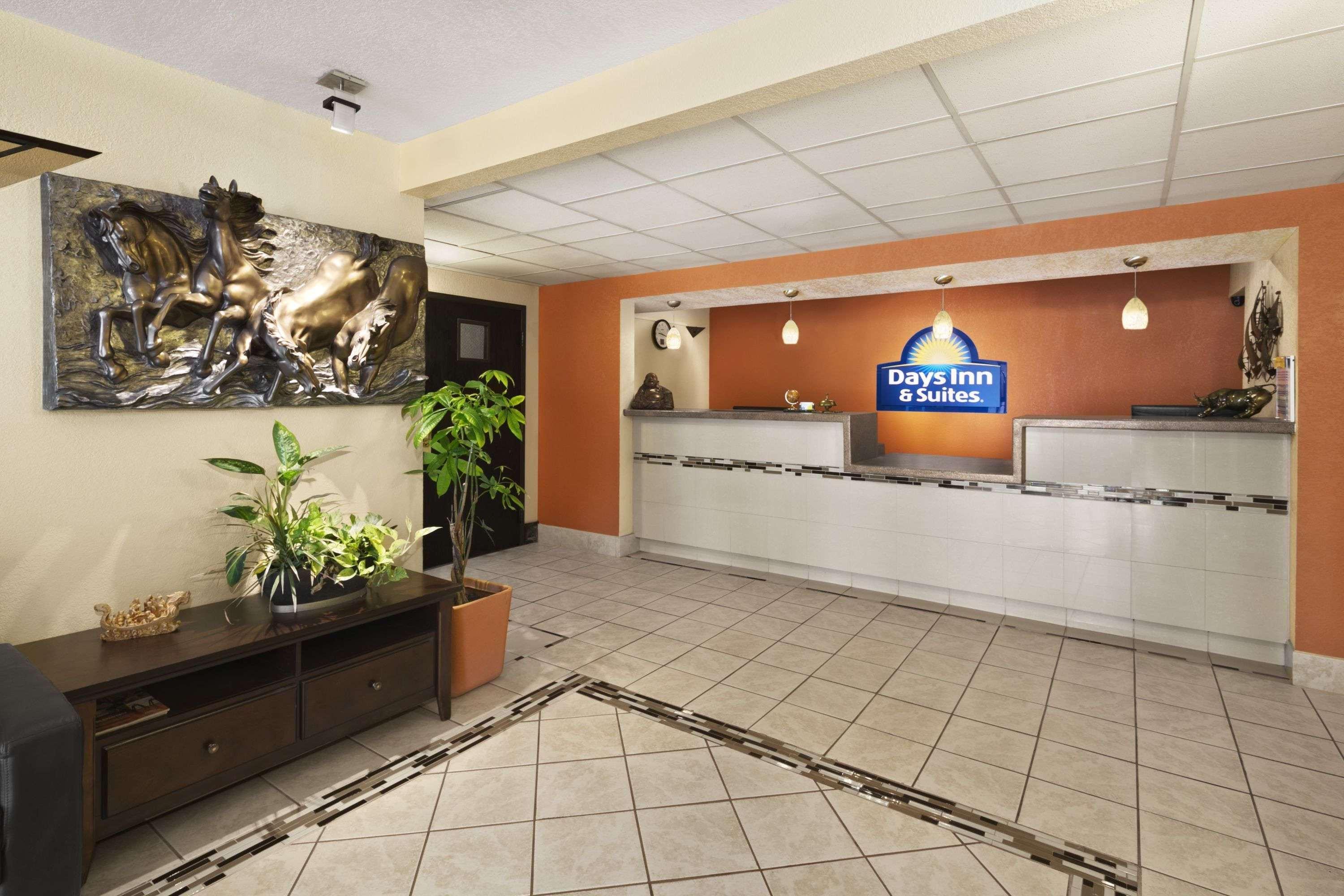 Days Inn & Suites By Wyndham Stevens Point Dış mekan fotoğraf