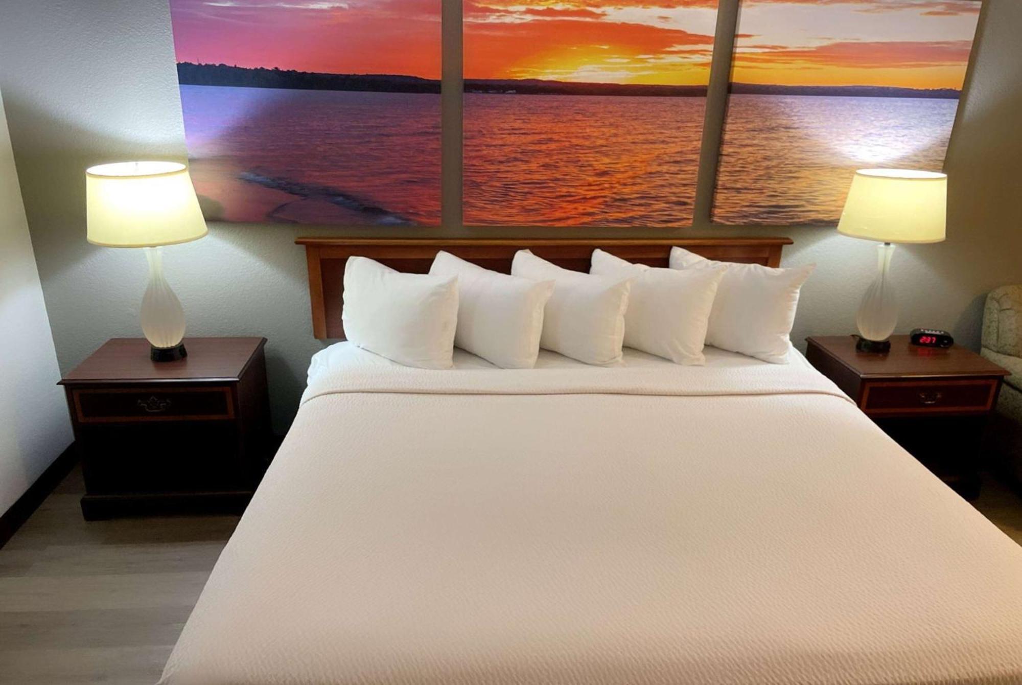 Days Inn & Suites By Wyndham Stevens Point Dış mekan fotoğraf