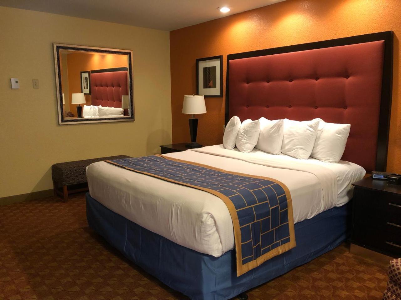Days Inn & Suites By Wyndham Stevens Point Dış mekan fotoğraf
